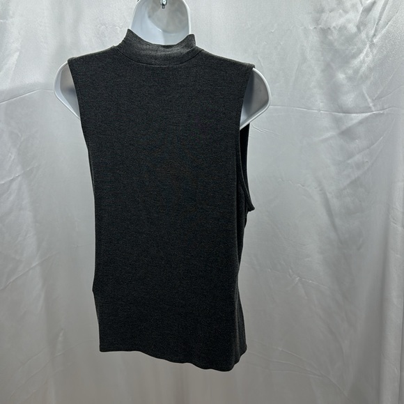 Grey top rayon & spandex - Picture 2 of 3